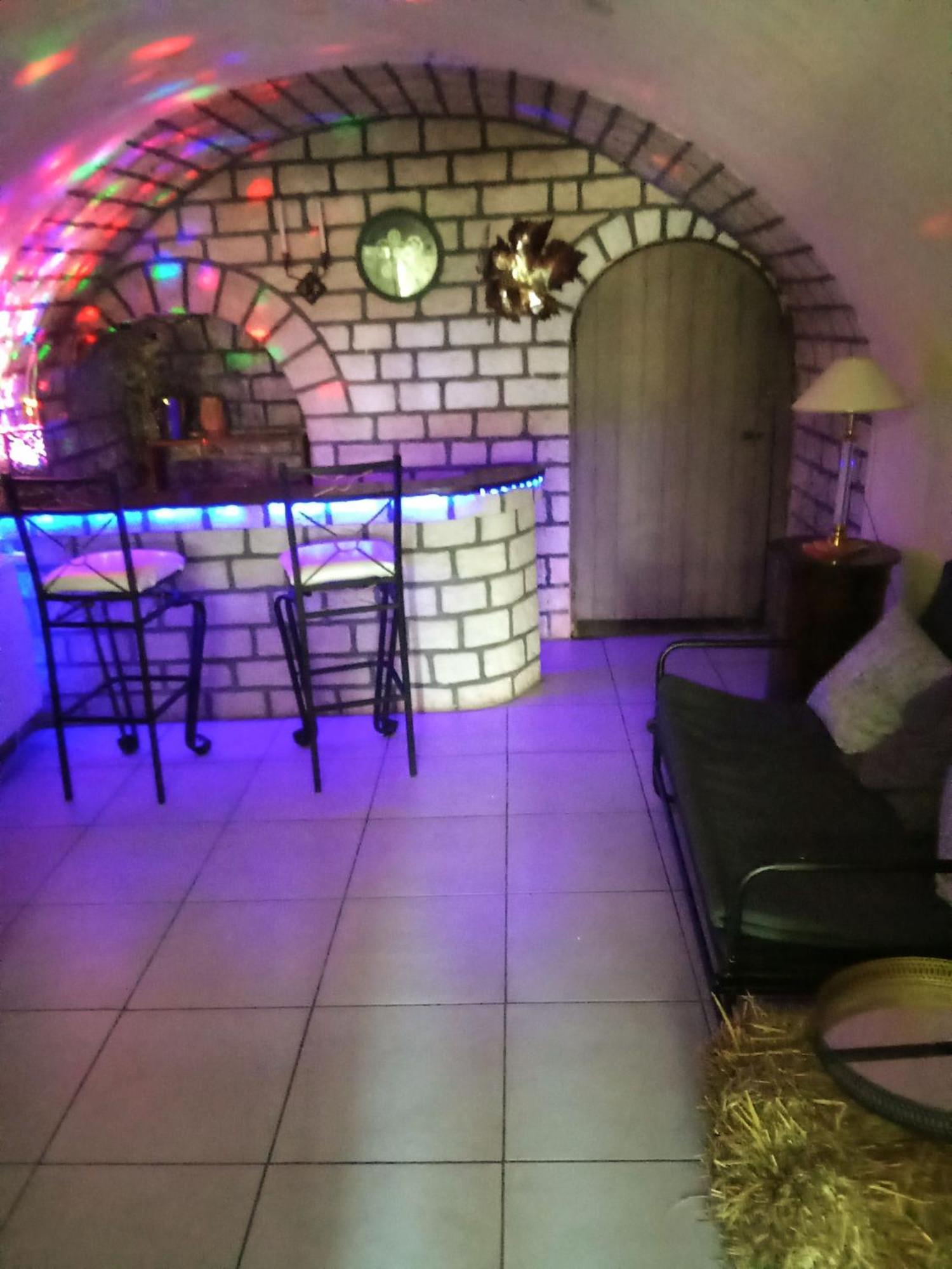 Le Nid - Amboise Gite Semi Troglodyte Exteriör bild